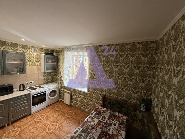 
  Продается 1-комн. квартира, 37 м², Лазурная ул, д. 40
. Фото 4.