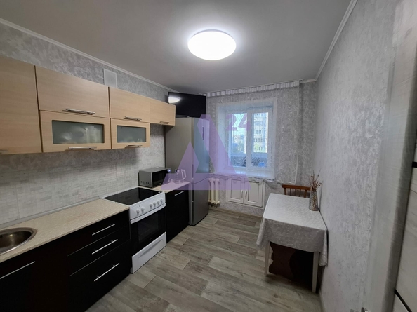 
  Продается 2-комн. квартира, 48.7 м², Попова ул, д. 129
. Фото 7.
