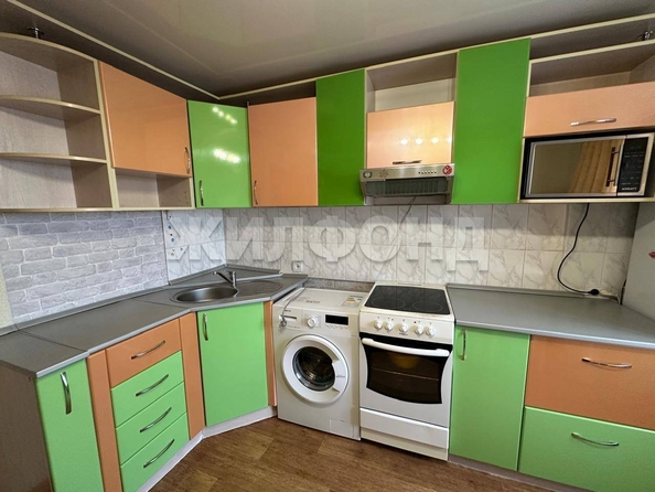 
  Продается 1-комн. квартира, 33 м², Малахова ул
. Фото 2.