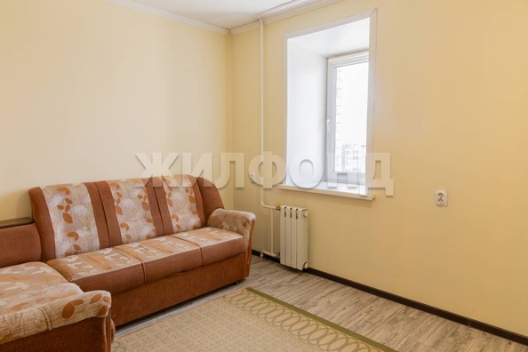 
  Продается 3-комн. квартира, 57.2 м², Малахова ул
. Фото 2.