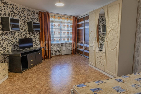 
  Продается 3-комн. квартира, 57.2 м², Малахова ул
. Фото 9.