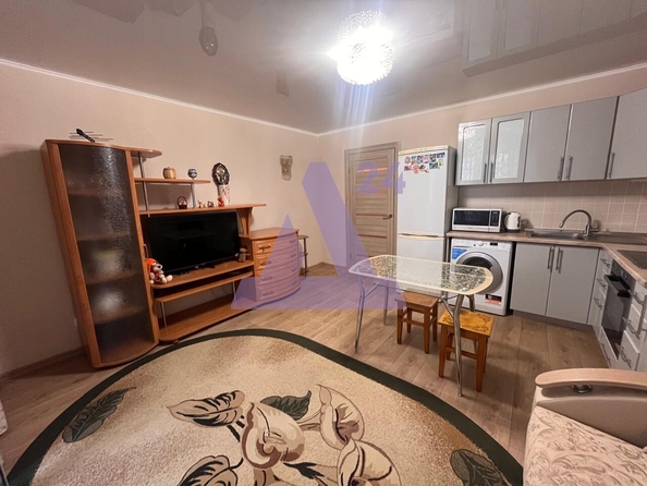 
  Продается 1-комн. квартира, 43 м², Лазурная ул, д. 58
. Фото 4.