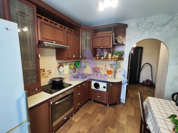 
  Продается 2-комн. квартира, 59.2 м², Попова ул, д. 154
. Фото 3.