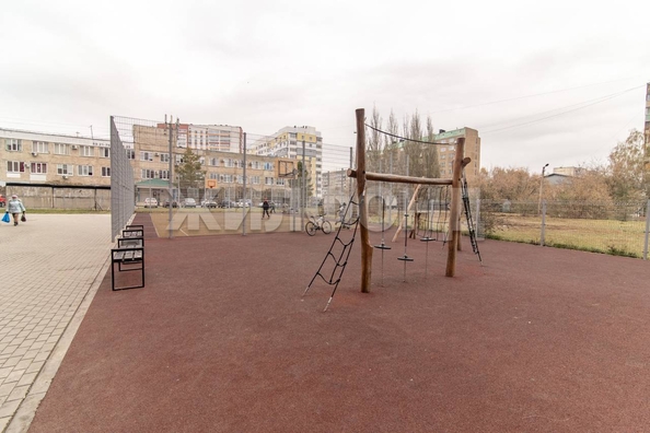 
  Продается 4-комн. квартира, 88.5 м², Юрина ул
. Фото 32.