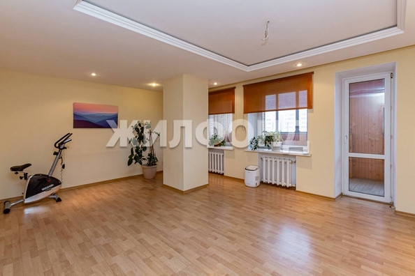 
  Продается 4-комн. квартира 217.6 м². Фото 6.