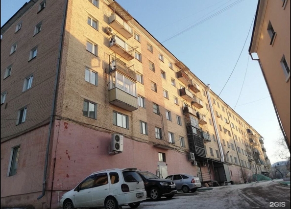 
   Продам 4-комнатную, 65 м², Сухэ-Батора ул, 2

. Фото 2.