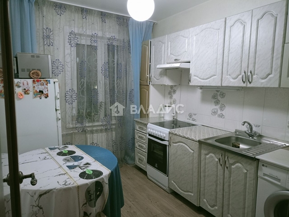 
   Продам 2-комнатную, 48.3 м², Радикальцева ул, 4

. Фото 3.