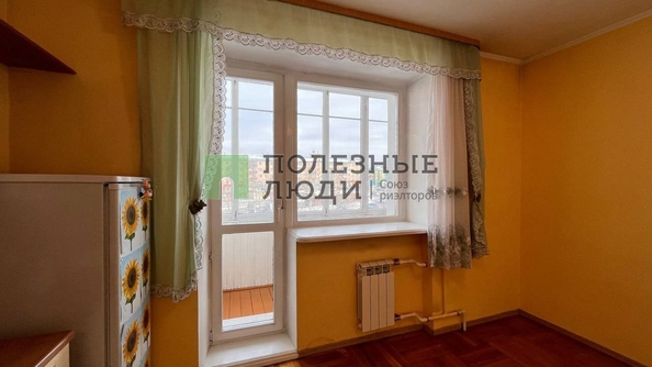 
   Продам 3-комнатную, 85.8 м², Бабушкина ул, 32

. Фото 10.