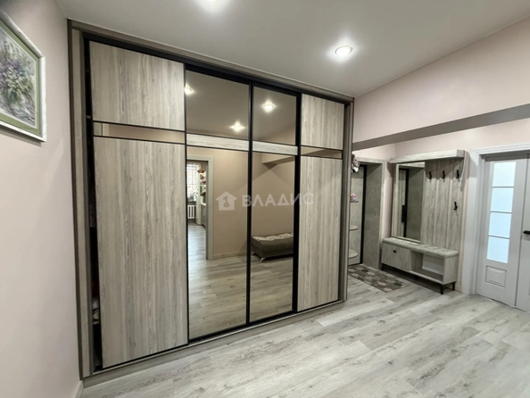 
  Продам 4-комн. квартиру 113.1 м². Фото 1.