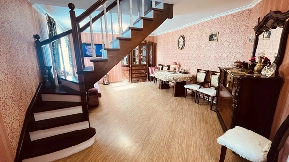 
  Продам 4-комн. квартиру 98.6 м². Фото 1.