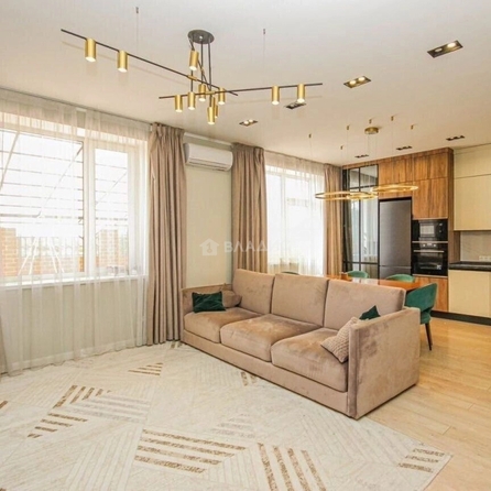 
  Продам 4-комн. квартиру 150.3 м². Фото 1.