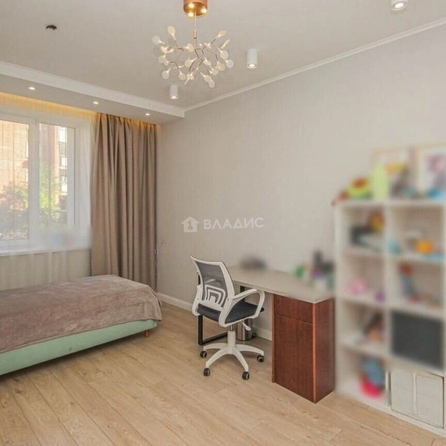 
  Продам 4-комн. квартиру 150.3 м². Фото 9.