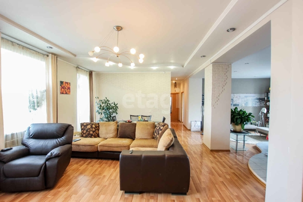 
  Продается 4-комн. квартира 121.8 м². Фото 1.