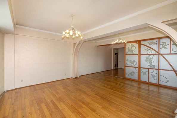 
   Продам 4-комнатную, 253 м², Александра Невского ул, 2

. Фото 17.
