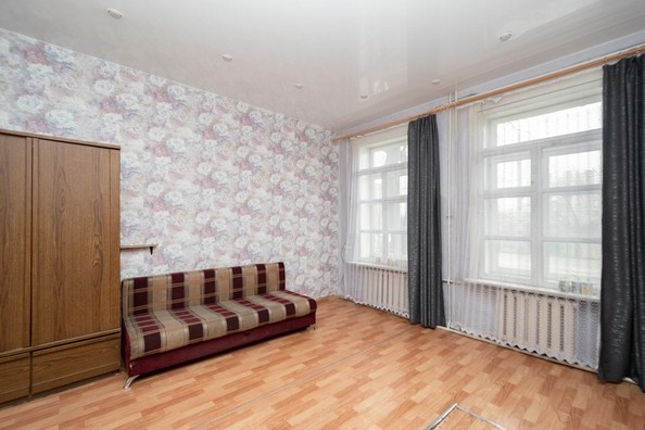 
   Продам 2-комнатную, 43.8 м², Байкальская ул, 85/1

. Фото 1.