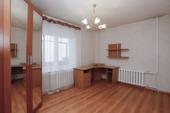 
   Продам 4-комнатную, 87 м², Байкальская ул, 310А

. Фото 8.