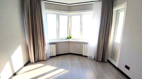 
  Продам 2-комн. квартиру, 54 м², 18 мкр, д. 4
. Фото 1.