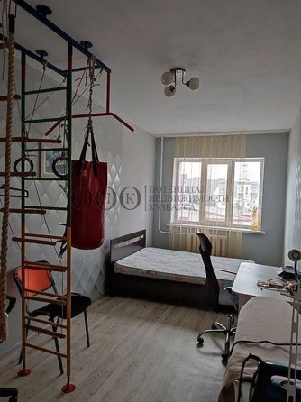 
   Продам 4-комнатную, 95 м², Юрия Двужильного ул, 32/1

. Фото 8.