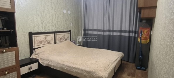 
   Продам 3-комнатную, 64.8 м², Стахановская 1-я ул, 8

. Фото 2.