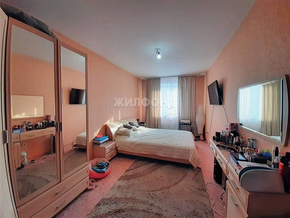 
   Продам 3-комнатную, 65.5 м², Горьковская  ул, 60

. Фото 3.