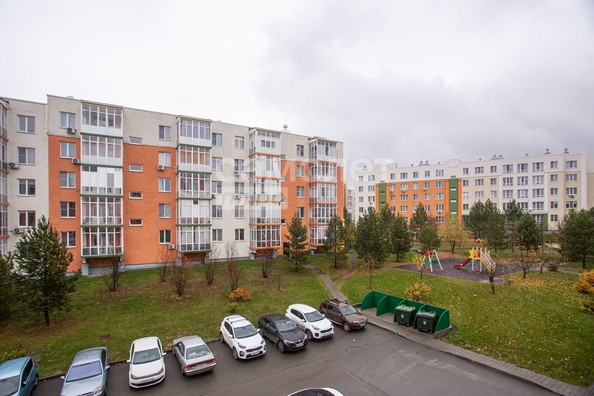 
   Продам 2-комнатную, 50.9 м², Осенний б-р, 9а

. Фото 2.