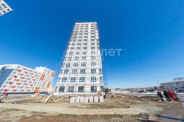 
   Продам 2-комнатную, 63.7 м², Линия 1-я ул, 24а

. Фото 1.