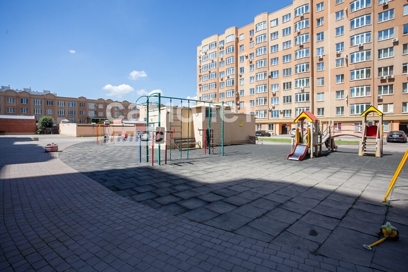 
   Продам 2-комнатную, 55.7 м², Строителей б-р, 53

. Фото 24.