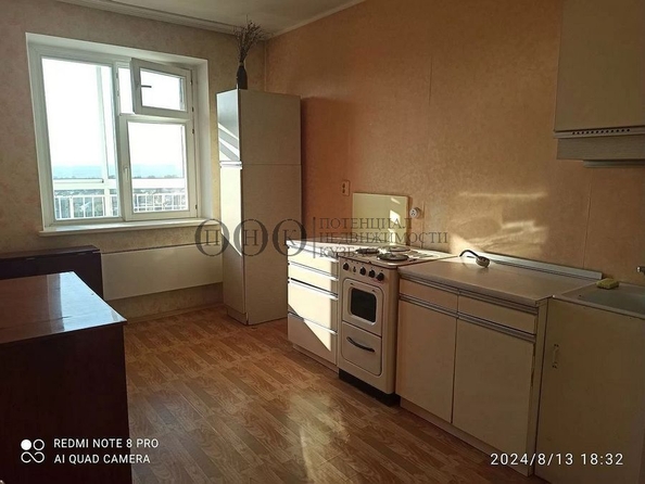 
   Продам 2-комнатную, 60 м², Шахтеров пр-кт, 95

. Фото 3.