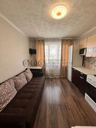 
   Продам 1-комнатную, 34.2 м², Строителей б-р, 52

. Фото 4.