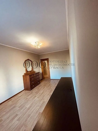 
   Продам 3-комнатную, 106 м², Строителей б-р, 28

. Фото 16.