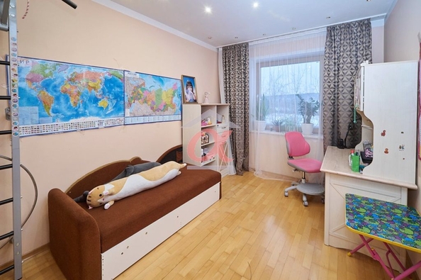 
   Продам 4-комнатную, 75.6 м², Московский - Комсомольский тер, 35

. Фото 6.