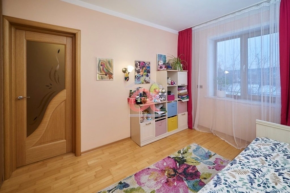 
   Продам 4-комнатную, 75.6 м², Московский - Комсомольский тер, 35

. Фото 7.