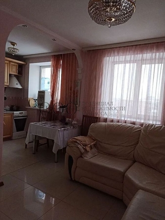 
   Продам 3-комнатную, 66.4 м², Сибиряков-Гвардейцев (2/3-Л) тер, 11

. Фото 2.