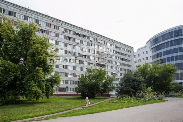 
   Продам 1-комнатную, 16.9 м², Строителей б-р, 52

. Фото 10.