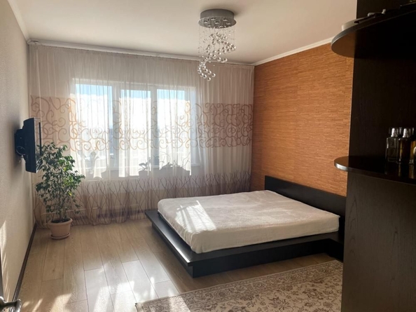 
   Продам 3-комнатную, 85.1 м², Шахтеров (Гравелит) тер, 72

. Фото 1.