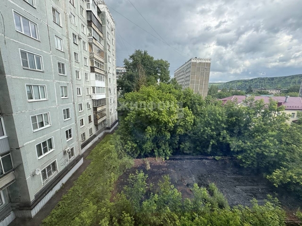 
   Продам 1-комнатную, 40.5 м², Батюшкова  ул, 26

. Фото 2.