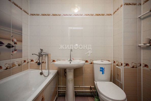 
   Продам 1-комнатную, 32.9 м², Дузенко  ул, 21А

. Фото 1.