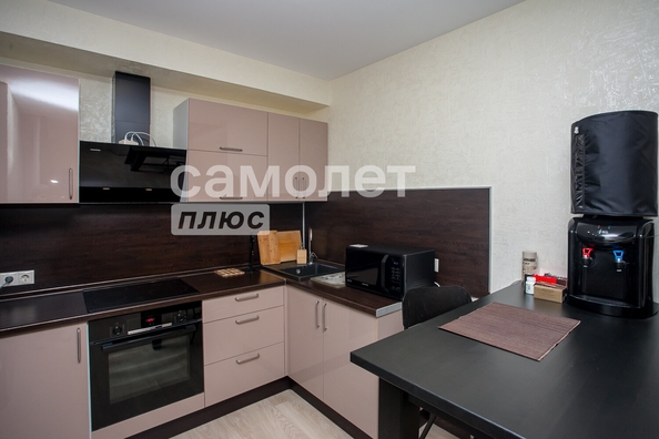 
   Продам 2-комнатную, 43 м², Кедровый б-р, 2

. Фото 5.