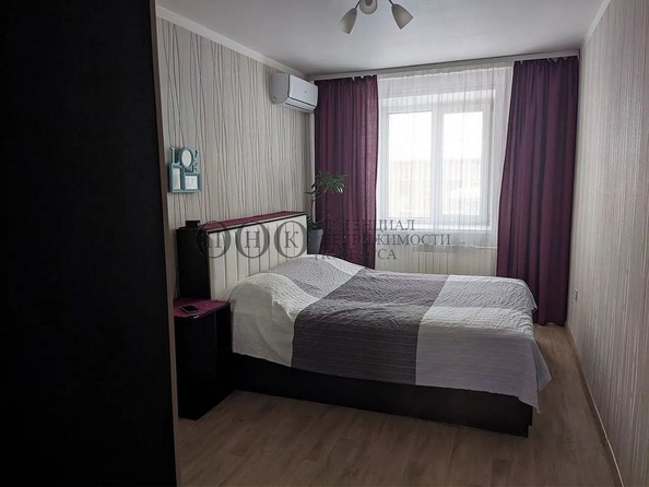 
   Продам 2-комнатную, 48.3 м², Сибиряков-Гвардейцев ул, 1

. Фото 2.