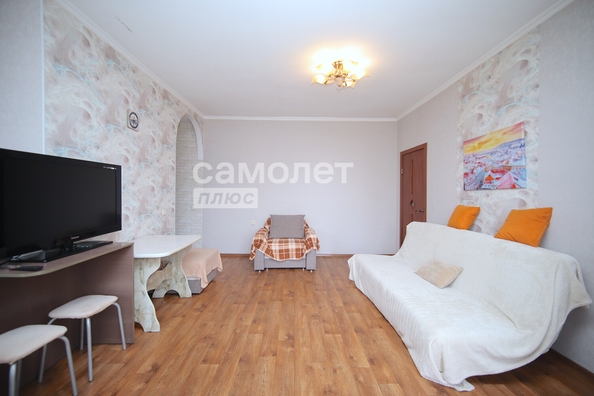 
  Продается 2-комн. квартира, 43.3 м², Дзержинского ул, д. 8
. Фото 7.