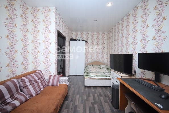 
   Продам 1-комнатную, 32.4 м², Строителей б-р, 57/2

. Фото 2.