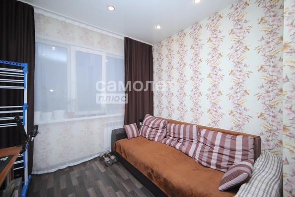 
   Продам 1-комнатную, 32.4 м², Строителей б-р, 57/2

. Фото 3.