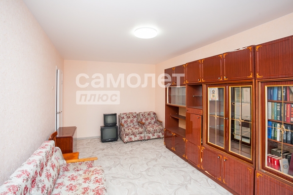 
   Продам 3-комнатную, 61.5 м², Строителей б-р, 7

. Фото 1.