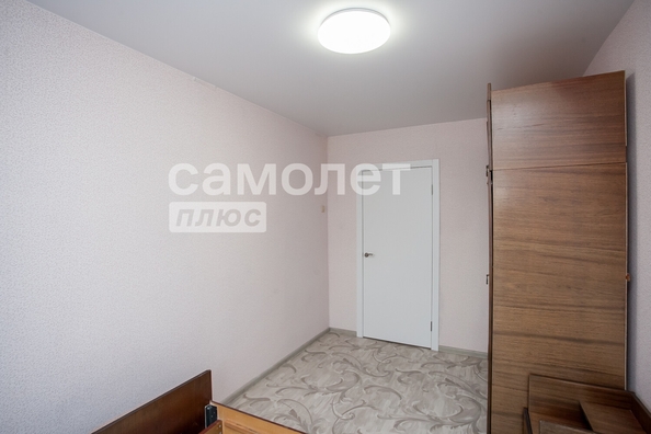 
   Продам 3-комнатную, 61.5 м², Строителей б-р, 7

. Фото 14.