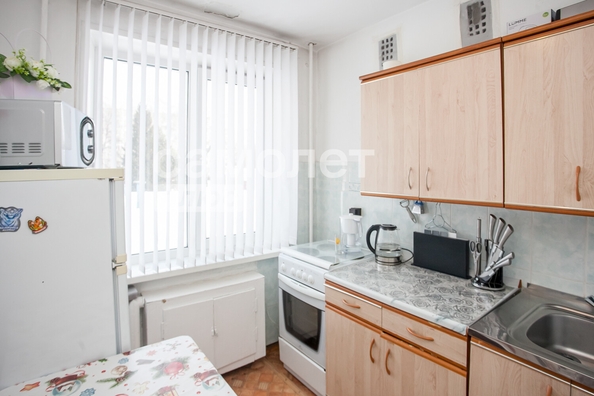 
   Продам 2-комнатную, 44.3 м², Строителей б-р, 46б

. Фото 17.