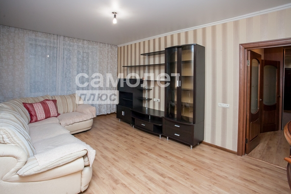 
   Продам 3-комнатную, 80.4 м², Красная ул, 5

. Фото 1.