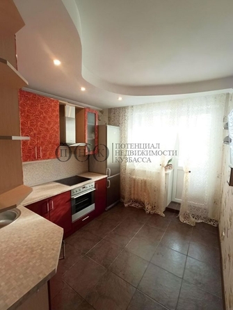 
   Продам 1-комнатную, 36 м², Веры Волошиной ул, 41

. Фото 1.