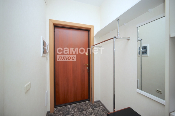 
   Продам 2-комнатную, 42.5 м², Кедровый б-р, 2

. Фото 5.