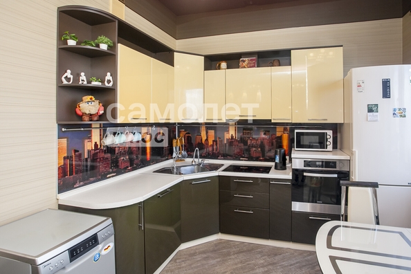 
  Продается 3-комн. квартира, 88.5 м², Осенний б-р, д. 8
. Фото 6.