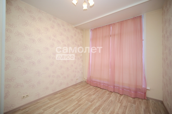 
   Продам 3-комнатную, 65.2 м², Кедровый б-р, 4

. Фото 9.